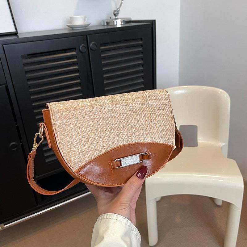 Vintage-inspired Medium Saddle Bag For Women Chic Spring 2024 Large Capacity Purse