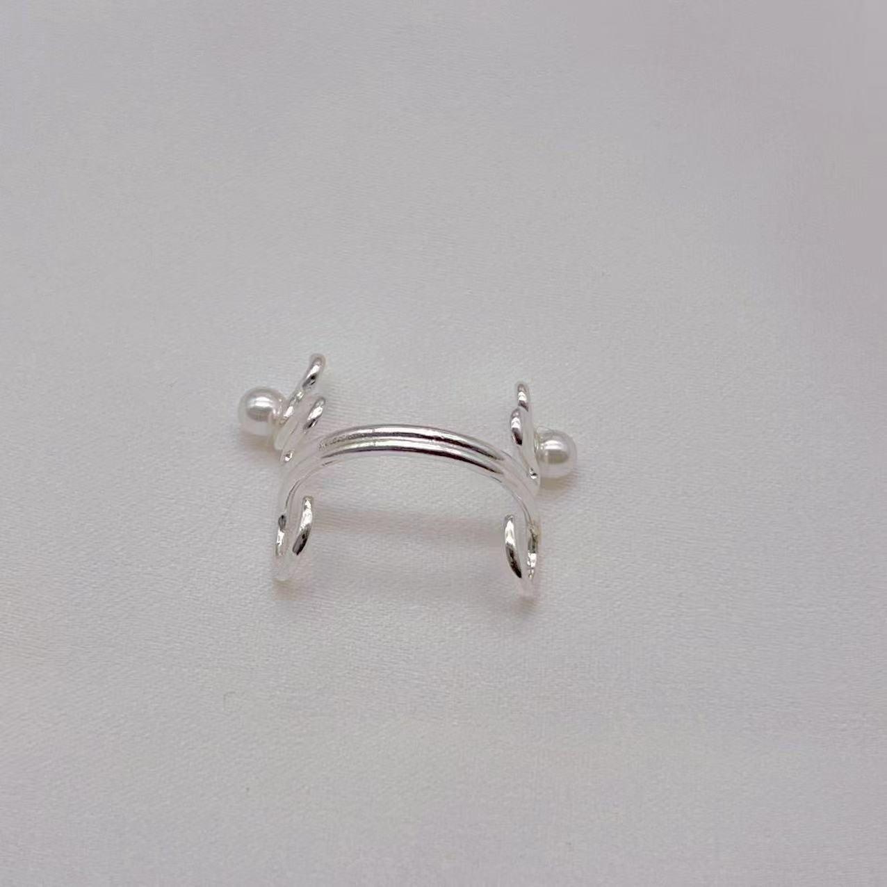 

2026 New Punk Non Piercing Nose Clip Retro Unique Fashion Imitation Pearl Nose Ring Nose Nail Fashion Non-pierced Body Jewelry