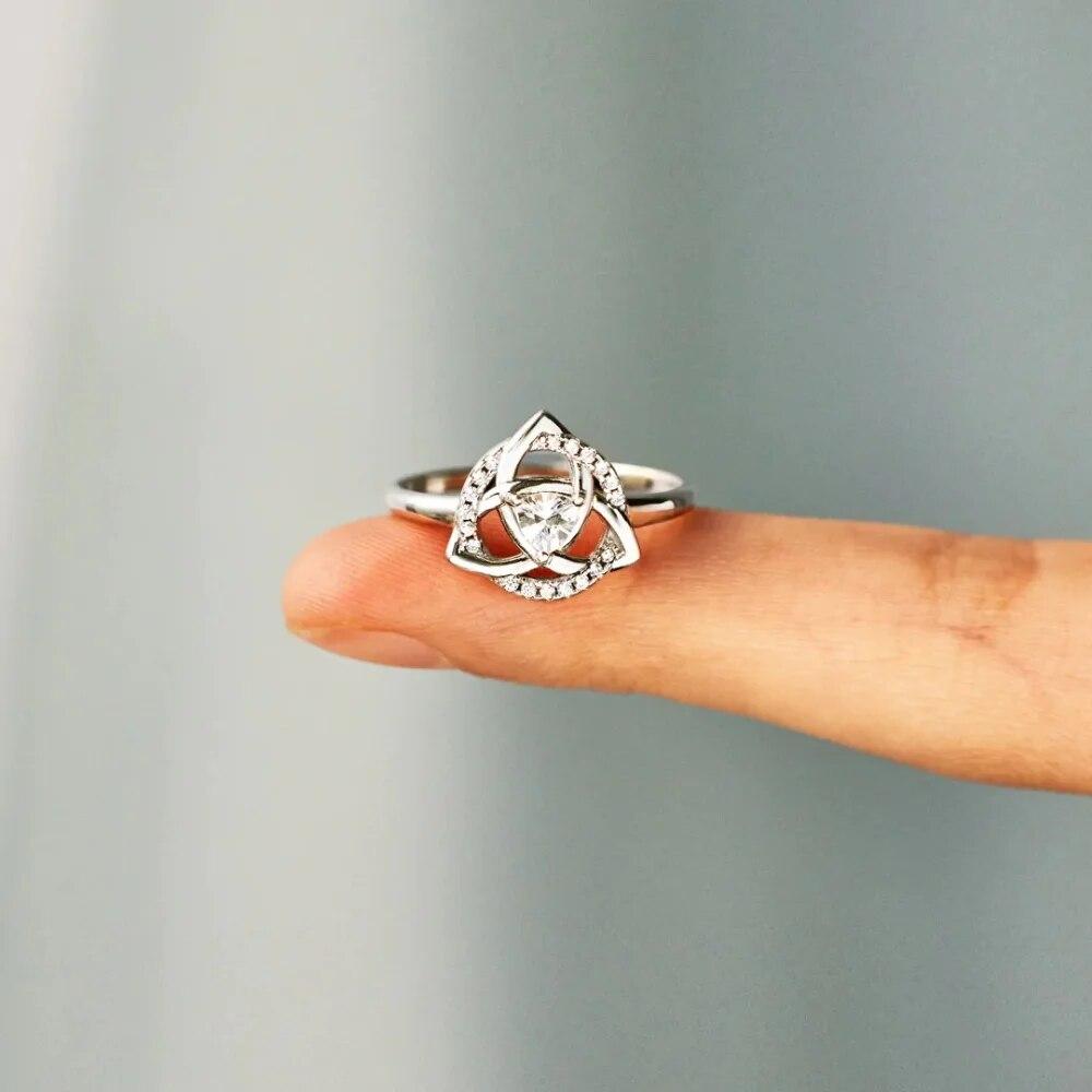 Trumium S925 Sterling Silver Tre Blommor Ringar För Kvinnor Vit Zirkon Inlagd Tunn Systerknyten Stapelbar Ring Trendiga Smycken