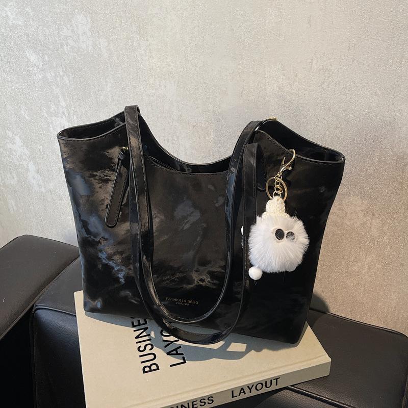 Simple and versatile large-capacity bag women's new retro niche shoulder underarm bag commuter tote bag