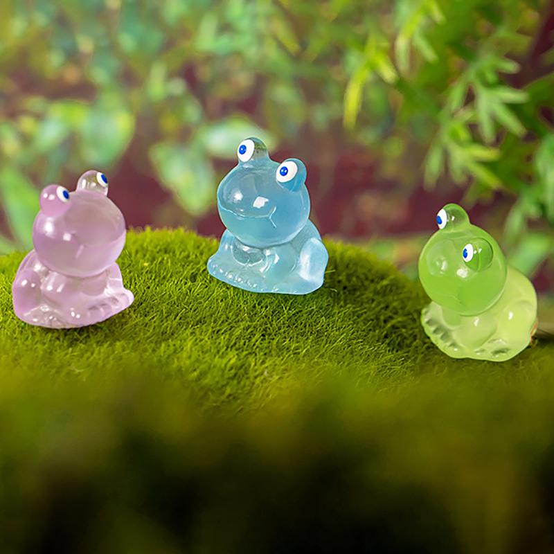 1 Stück Mini Fluoreszierender Kleiner Frosch Ornament Miniatur Winziger Frosch Puppenhaus Dekor