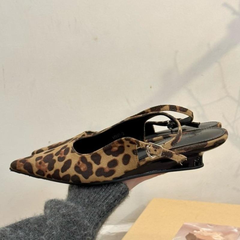 Fashion 2025 New Fashion Patent Leather Pointed Toe Women Pumps Elegant Low Heels Sandals Casual Dress Street Style Shoes