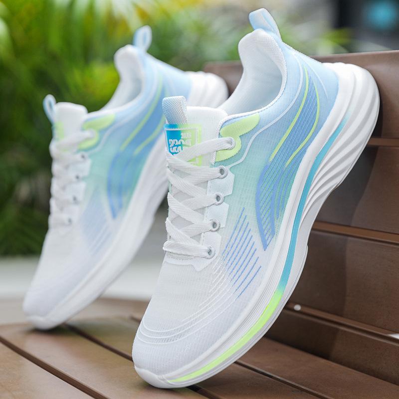 New Men's Shoes Ice Silk Breathable Soft Bottom Lightweight Sports and Leisure Shoes Fashionable and Versatile Running Shoes Adhesive