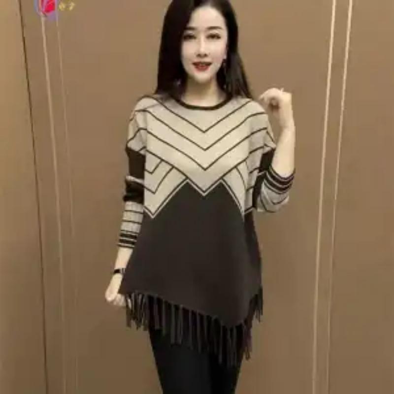 Autumn and Winter New Tassel Splicing Mom Fashionable Mid-length Top Bottoming Loose Sweater