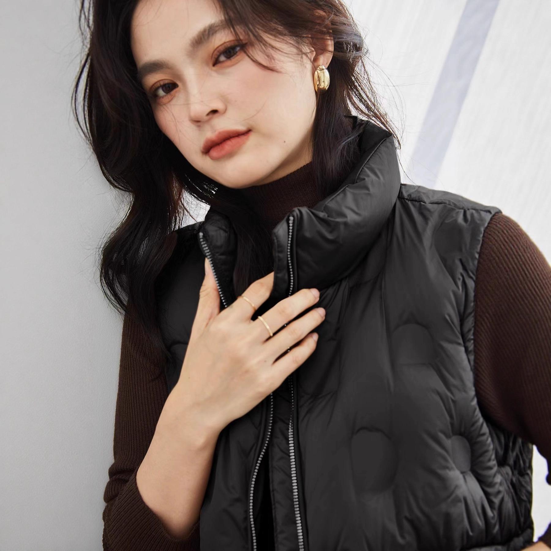 

Women s Short Fashion Warm 90% Down Vest - Winter Lightweight Outerwear Medium