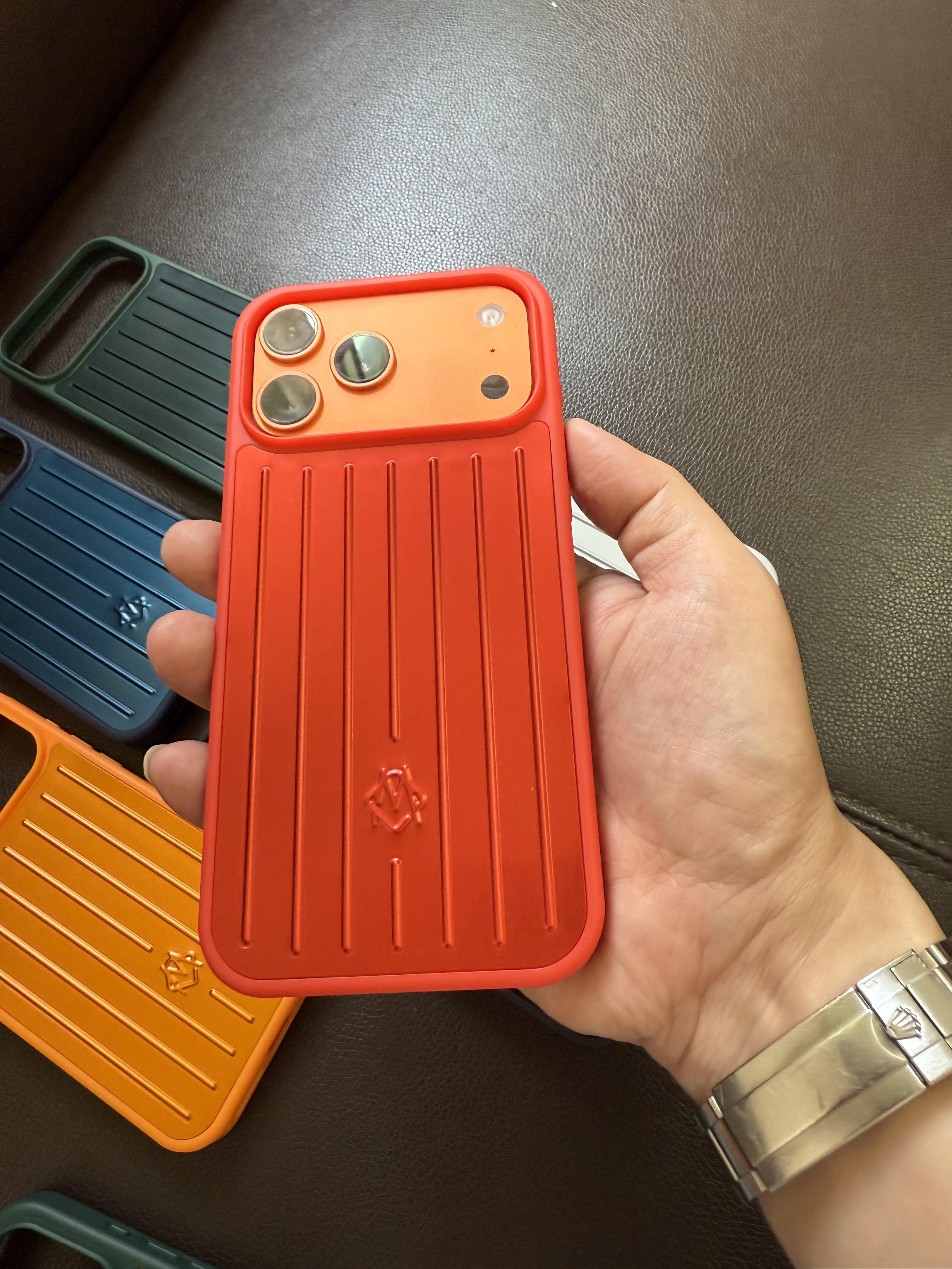 

Стиль INS Преміум Розкішний 3D Чохол-валіза для подорожей для IPhone 17 Pro Max 16 15 14 Захисна задня кришка з алюмінієвого сплаву з пакуванням у подарунковій коробці iPhone17 Pro