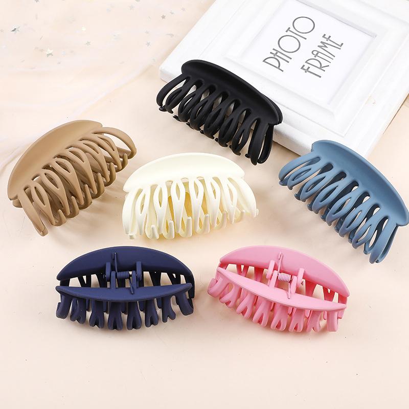 Korean Version Frosted Hollow Comb Hair Clip With Retro Temperament, Girl's Grip Clip, Shark Clip At The Back Of The Head