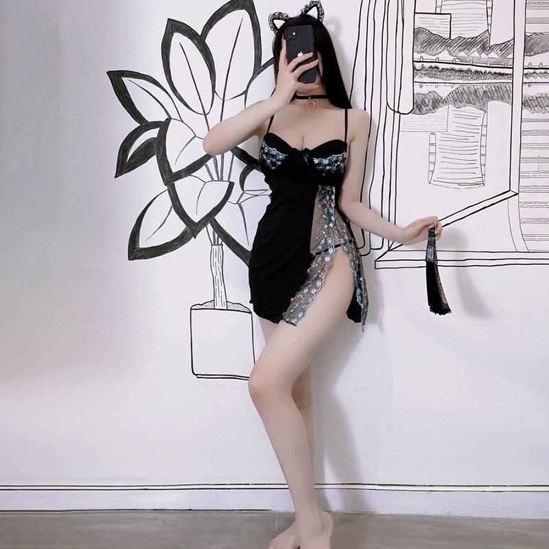 

Летняя кружевная пижама: Майка из ледяного шелка с нагрудной подушечкой и сексуальной спиной One Size (80-120)