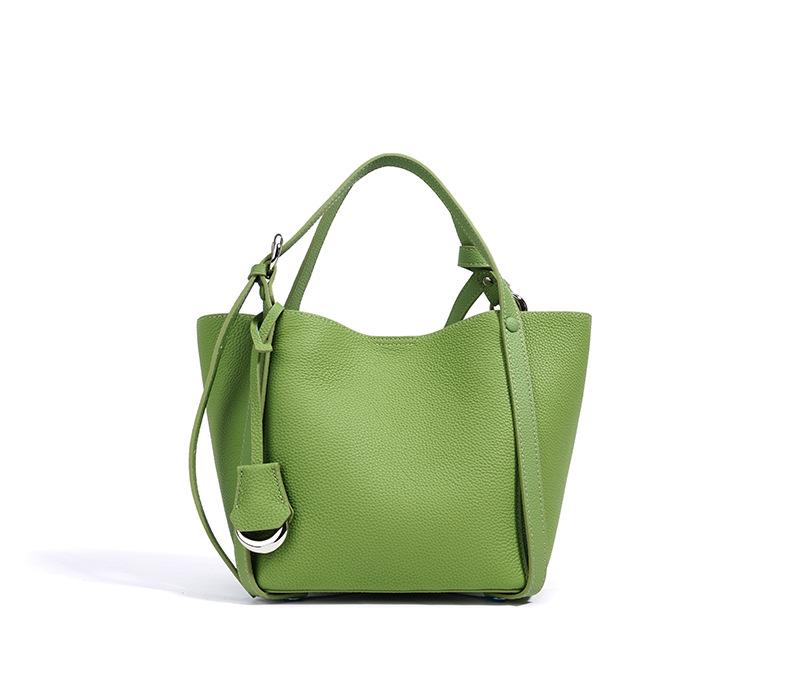 2025 New Niche Design Handbag Leather First Layer Large Capacity Fashion Handbag Commuter Vegetable Basket Women's Bag