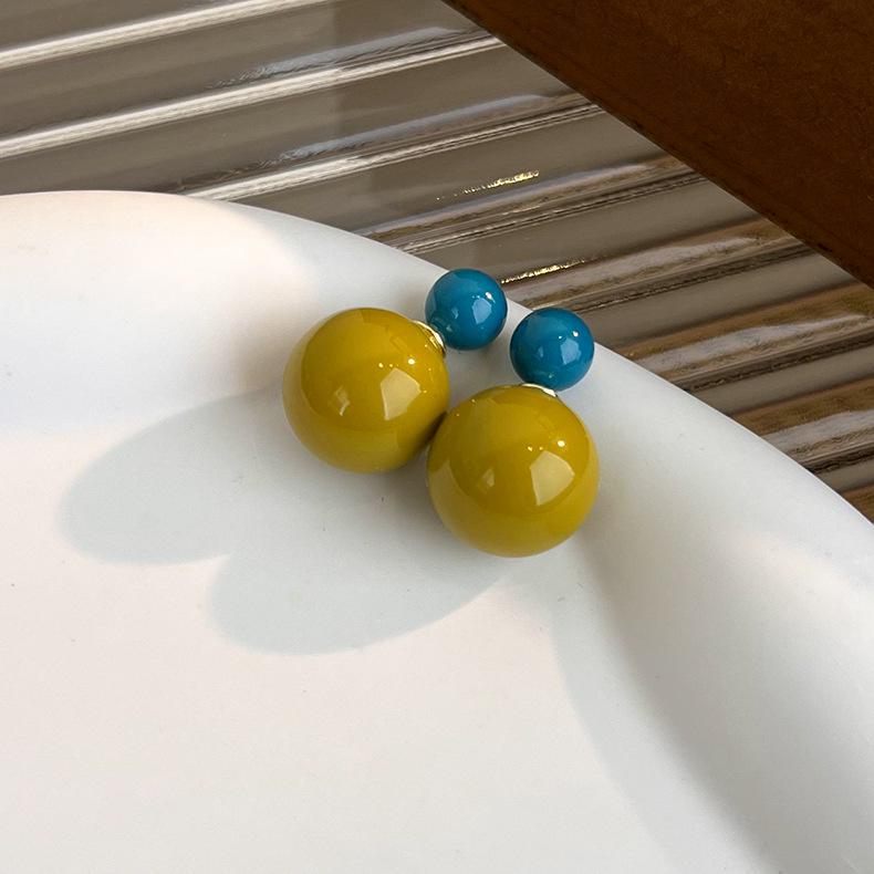 

Игривые двусторонние серьги-пузырьки в корейском стиле: Серьги-пусеты в виде шариков с цветовыми блоками, два способа ношения.