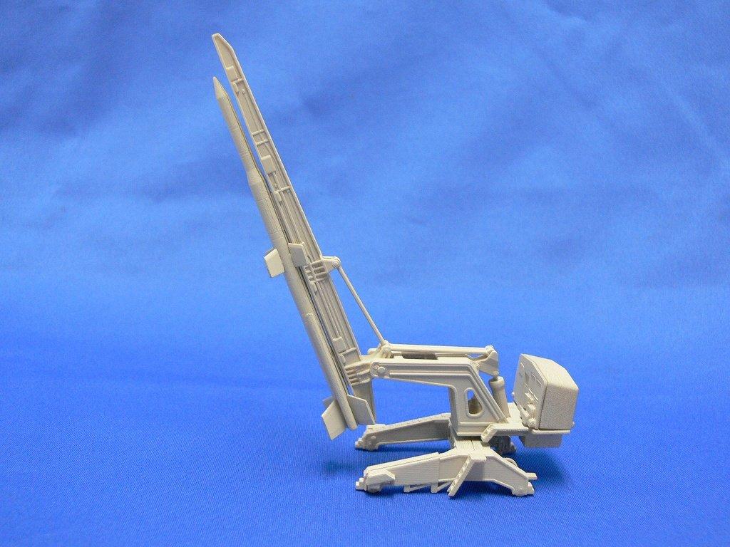 Aoshima Bunka Kyozai Space Craft Series Osumi Satellite Lambda Rocket No.06 1/20 & 1/150