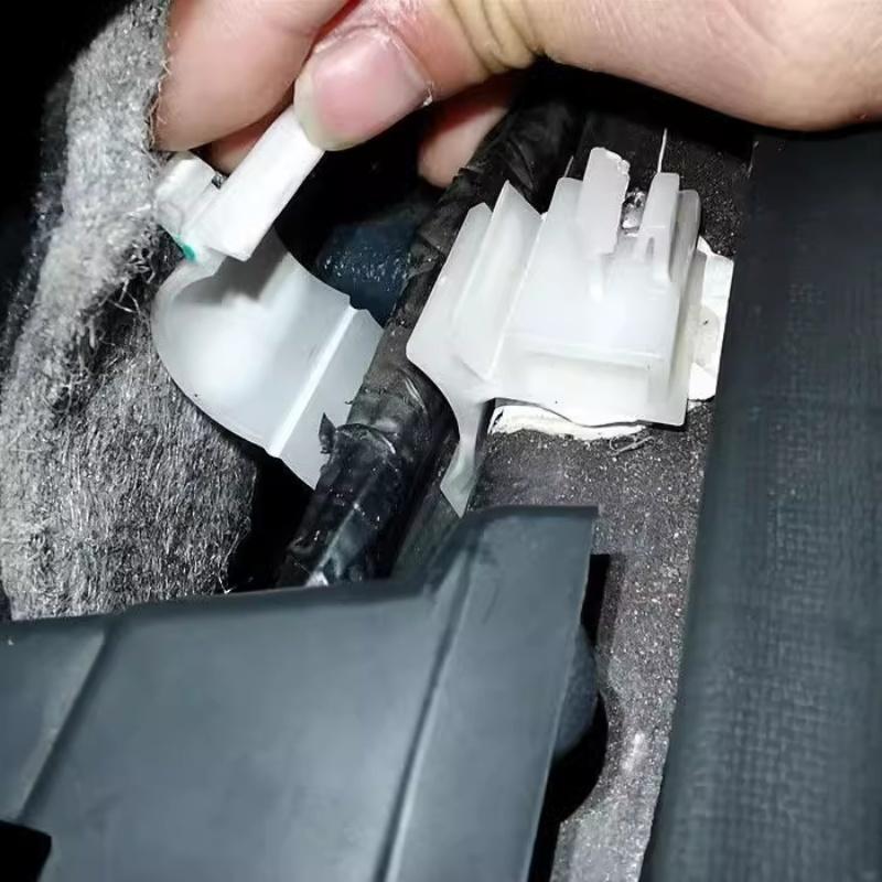 For  Nissan  X-Trail Qashqai Front and rear door sill decorative panel fixing buckle Vehicle harness fixing clip