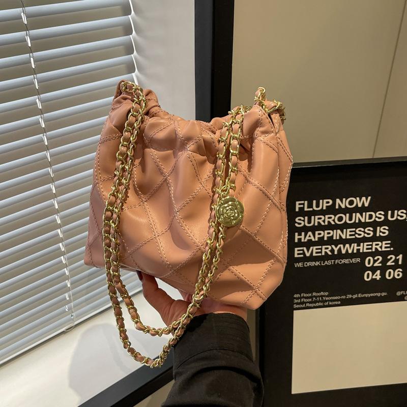 Shoulder Bag Women's New Fashionable Versatile Large-capacity Casual Girl Messenger Bag