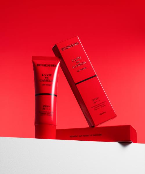 La Vie en Camellia Hybrid Sunscreen 50g