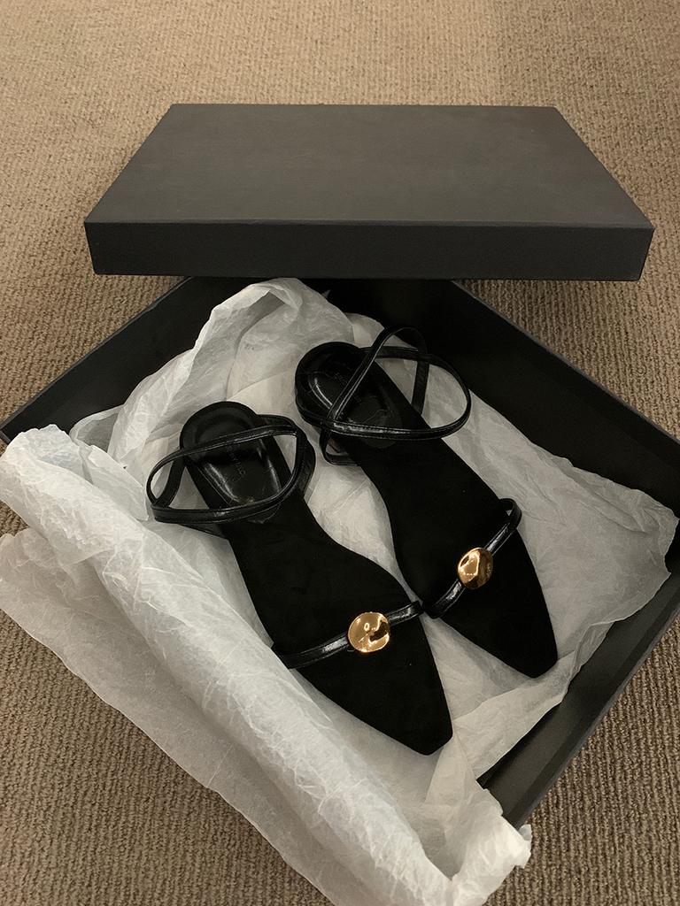 Design Sense Niche Pointed Flat Sandals Women's Shoes Summer 2025 New French Temperament Black Roman Shoes Women