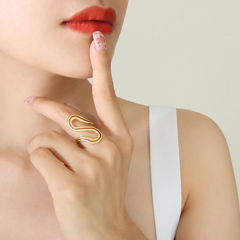 Elegant Handmade S-Shaped Open Ring for Women, Titanium Steel with 18K Gold Plating – Trendy European & American Autumn/Winter Style