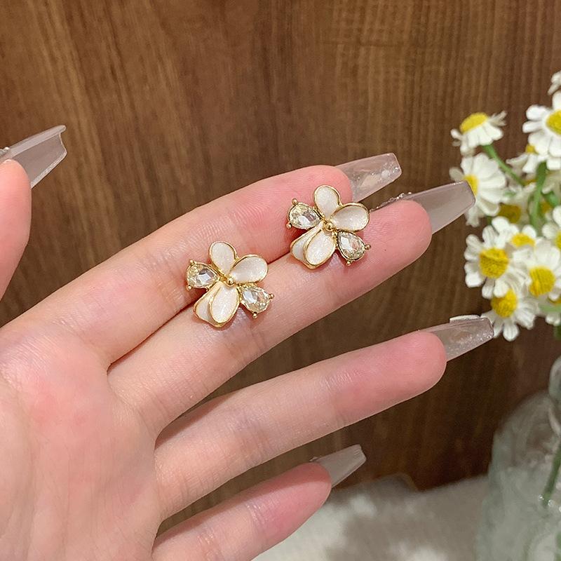Neue Luxus Vintage Imitationsmuschel Blume Zirkon Perle Muschel Blume Ohrstecker Damen Mode Elegant Schmuck Zubehör