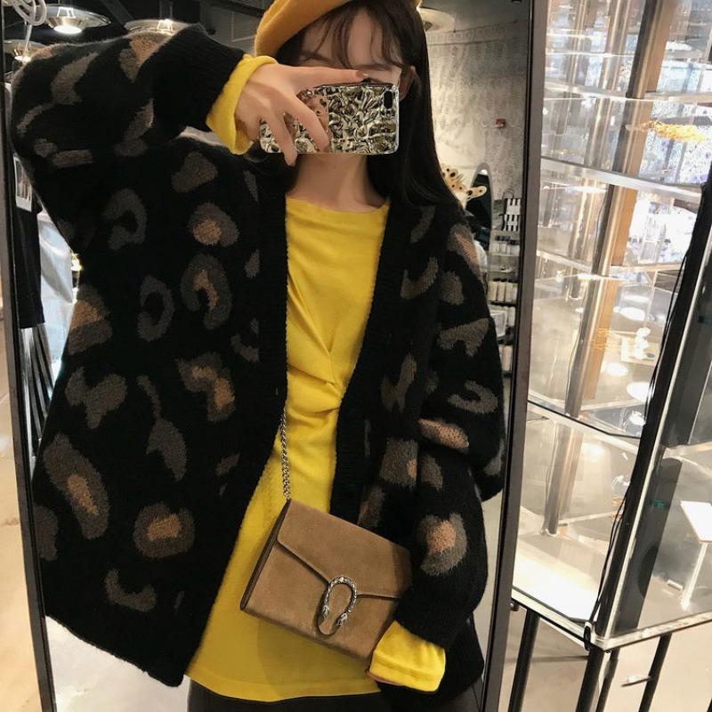 Autumn and winter fashion pink V-neck leopard print ladies sweater jacket, loose and thin lazy style black wool knit cardigan