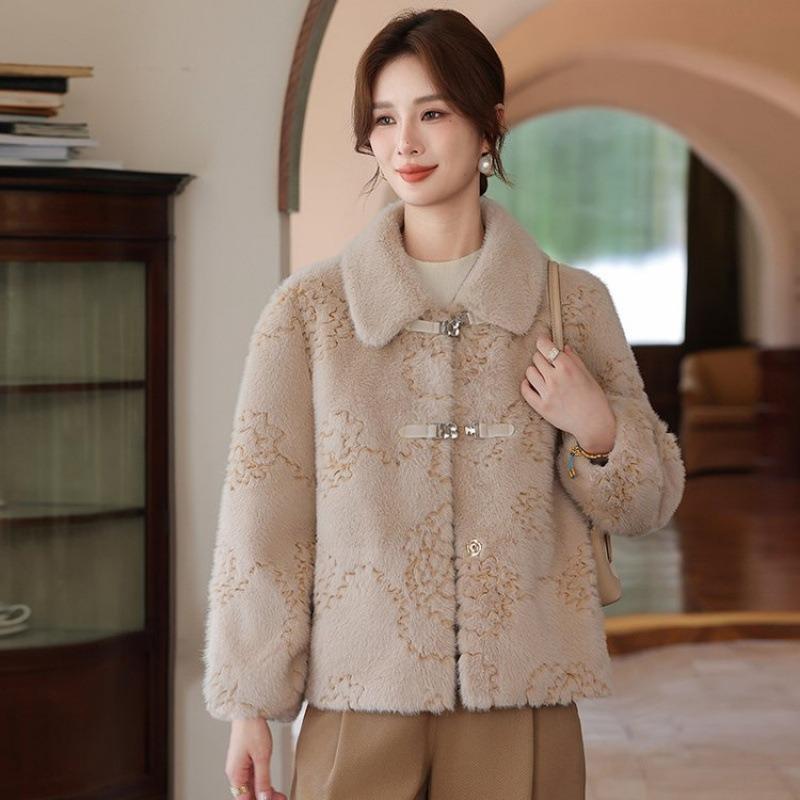 Fashion mother autumn and winter clothing fur integrated coat mother new middle-aged woman noble short mink velvet top