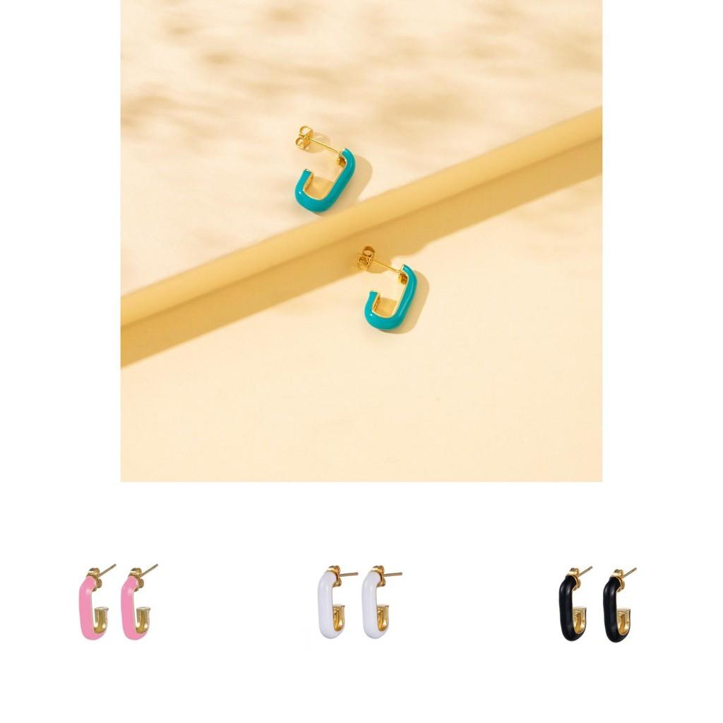 Elegante Damen-Ohrringe in J-Form mit trendigen Farben und geometrischem Stil