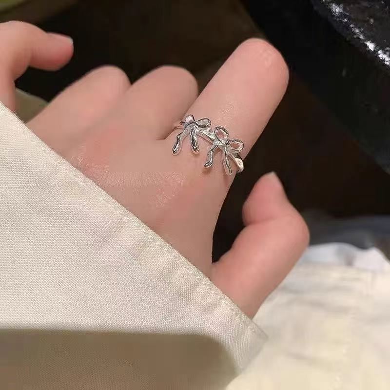 Irregular Three-dimensional Bow Ring with Female Niche Design, Adjustable Index Finger Ring, Korean Style Internet Famous Ring