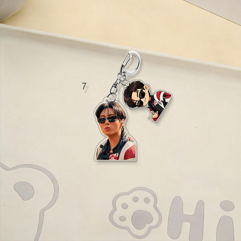 Portachiavi Acrilico Kpop BTS Ciondolo Carino Cartone Animato Chibi & Ritratto Reale Portachiavi Borsa Zaino Ciondolo Supporto Fan Merchandising Regalo 7 Stili