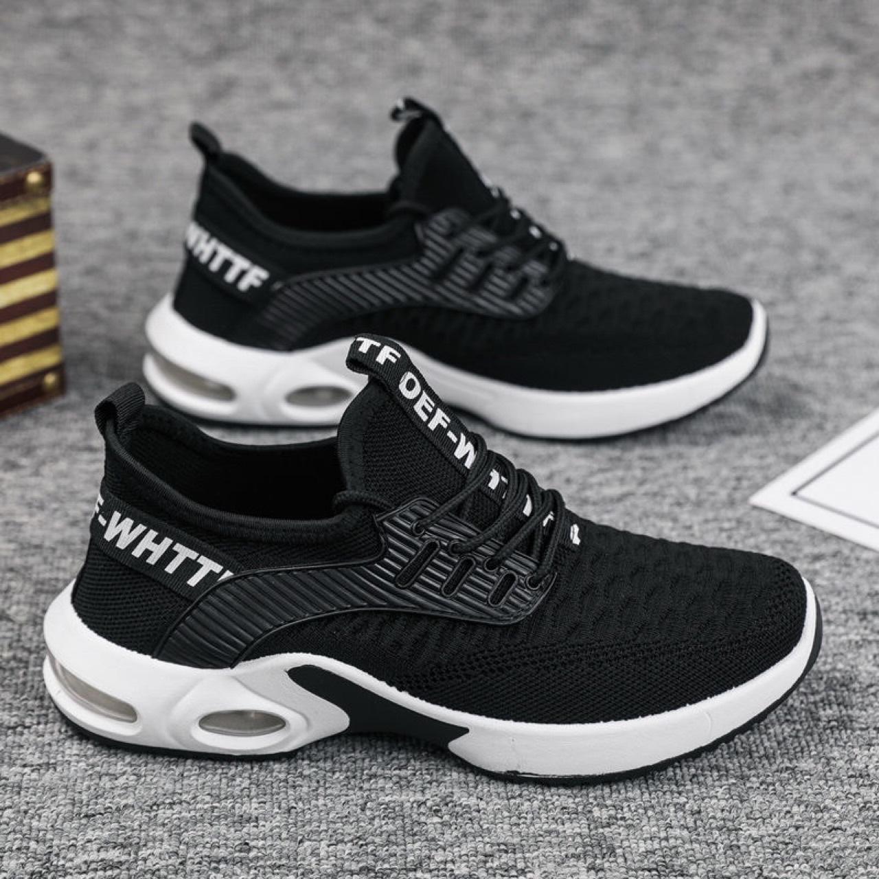 

Spring and Autumn new breathable men s white fly-woven low-top front lace-up breathable and lightweight sports round head sports men s shoes 44