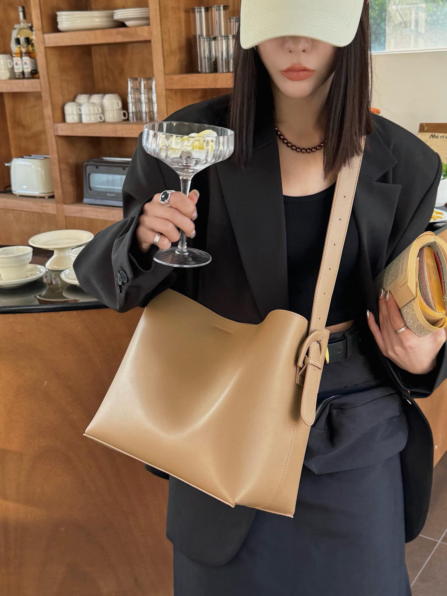 

Высококачественная матовая сумка-тоут из натуральной кожи через плечо большой вместимости Small 33x14x27