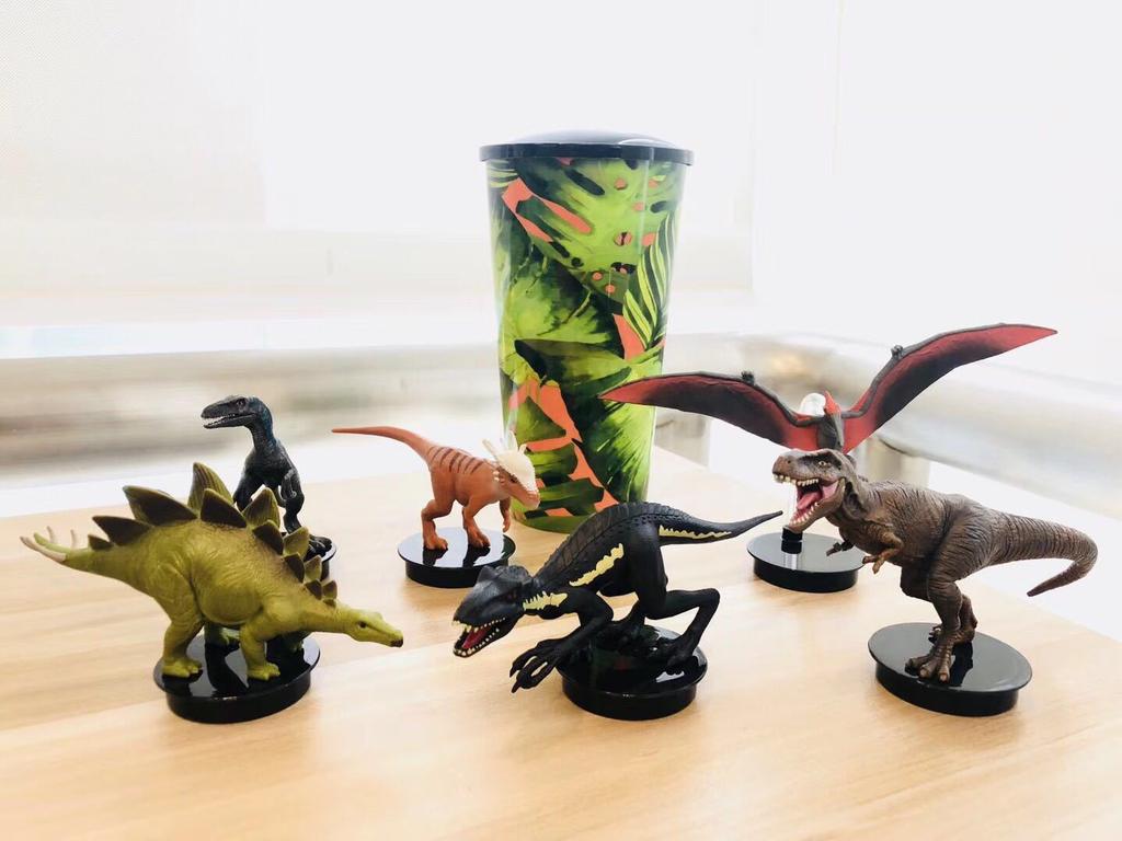 Fallen Kingdom Cajita Feliz Jurassic World Figura Coleccionable