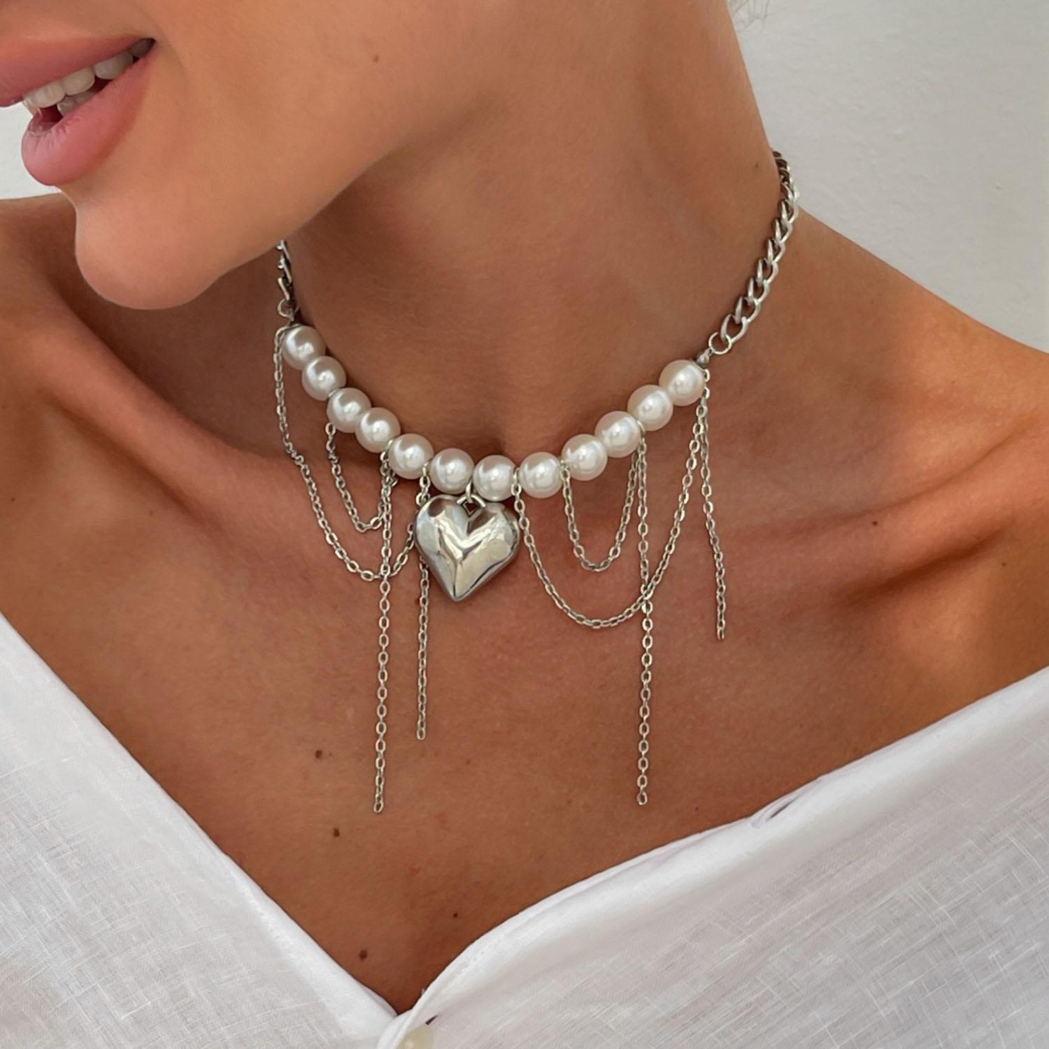 

Romantic Pearls Tassels Necklace for Women Baroque Beads Long Chain Chokers Vintage Twisted Clavicle Chain Fashion Neck Zircon