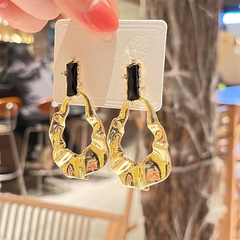 

Геометрические серьги-плиссе из металла с инкрустацией бриллиантами - Европейский и американский преувеличенный дизайн, модная бижутерия золотой