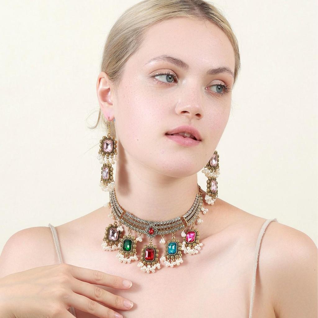 European Bohemian Necklace & Earrings Set: Retro, Ethnic Style Chain with Exaggerated Personality.