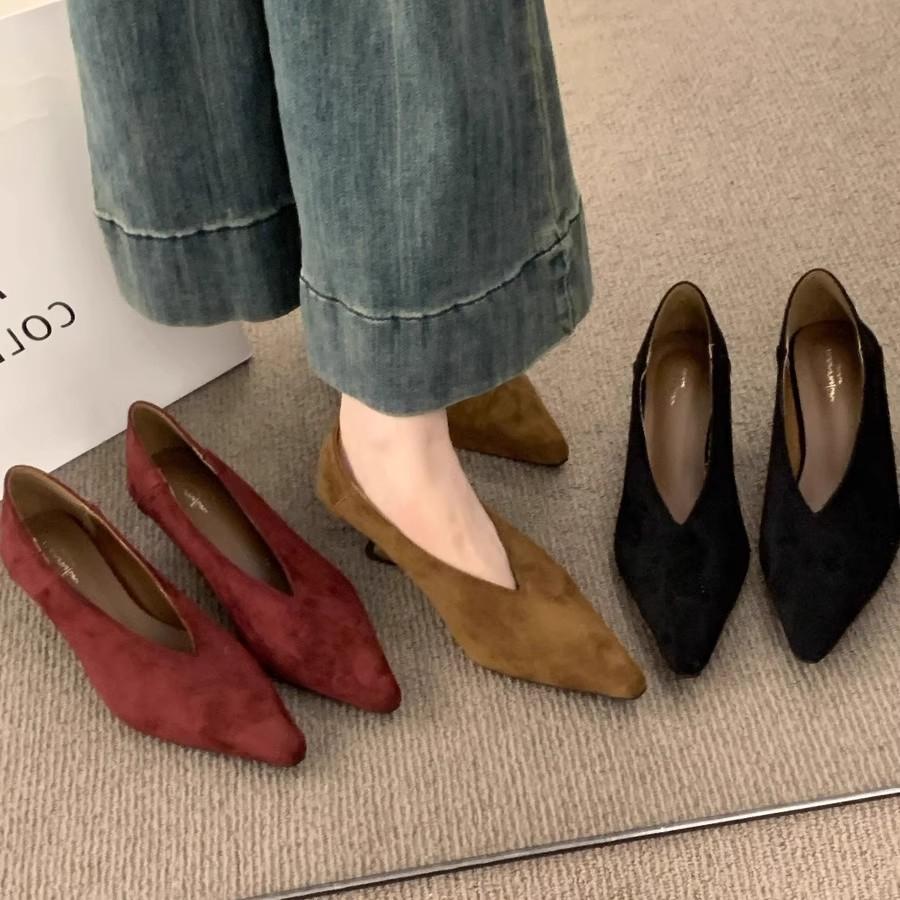 Korean Version of Late Evening Wind Suede Red Wedding Shoes 2025 New Versatile Commuter One-pedal Pointed Wedge Heel Single Shoes Women