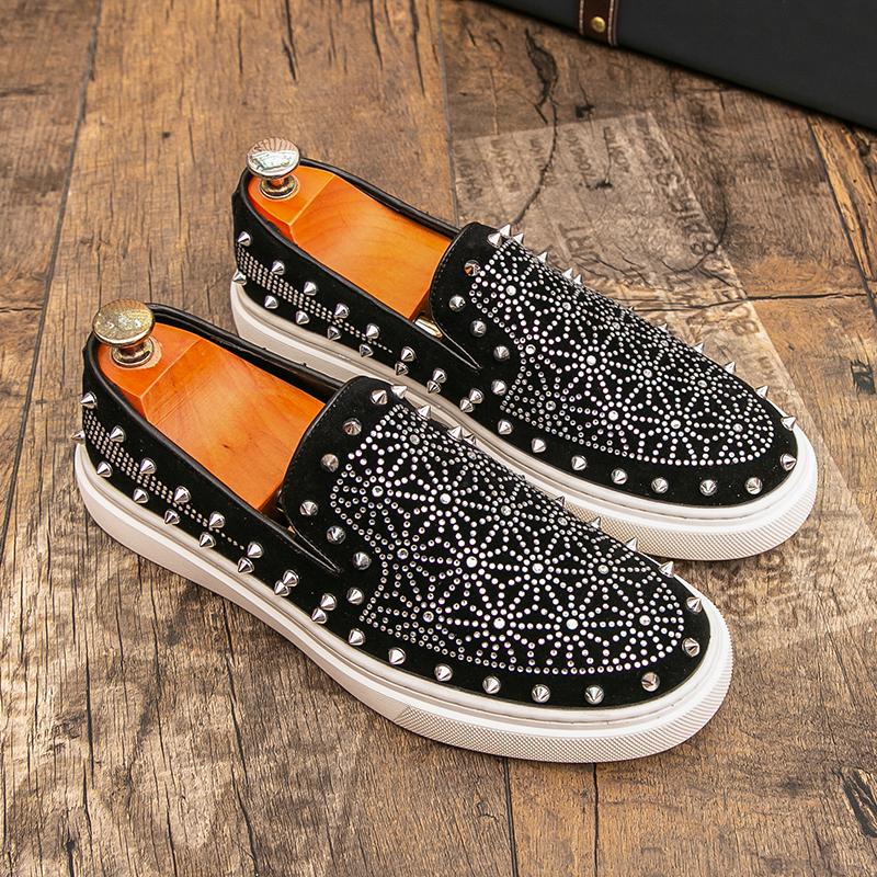Fashion Punk Round Toe Rhinestone Sequin Loafers for Men Casual Shoes Rivet Skateboard Shoes Trendy Flat Slip On Driving Men's Shoes