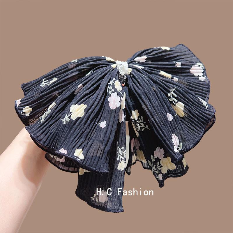 Polka Dot Bow Claw Clip: Elegant Women's Hair Accessory