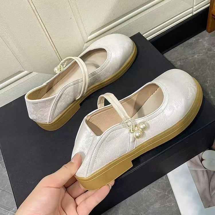 Mary Jane autumn new sweet round head pearl thin belt thick heel light mouth new Chinese single shoes