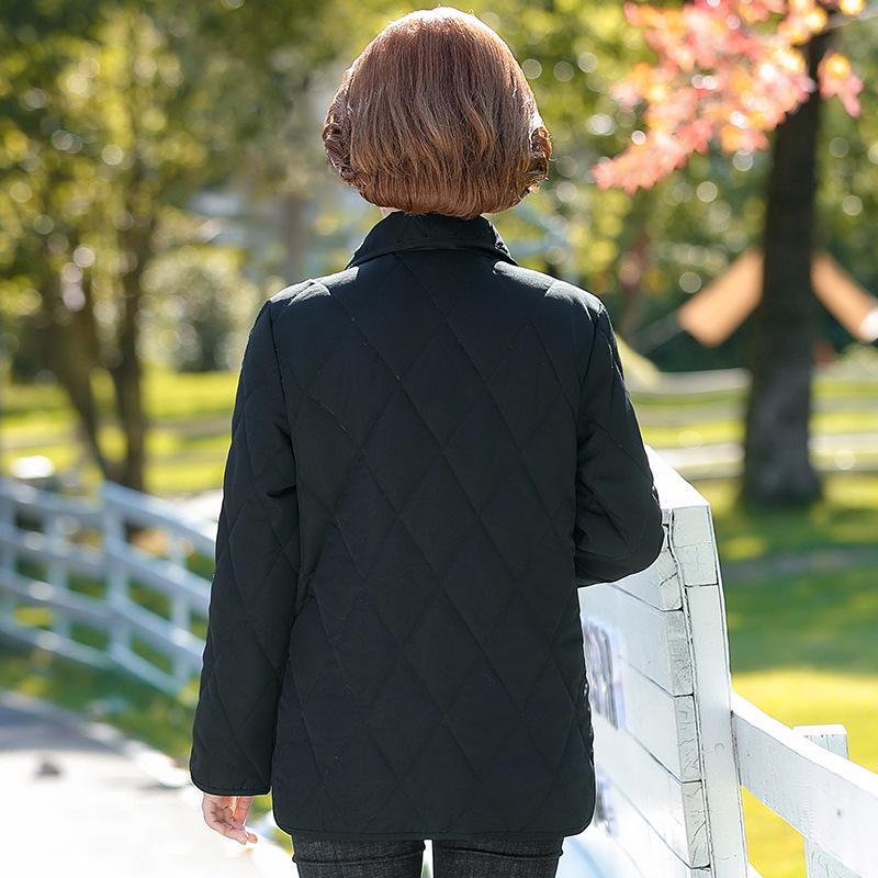 Dámský podzimní/zimní lehký a hřejivý bavlněný kabát - Módní krátká prošívaná bunda pro ženy středního a staršího věku.