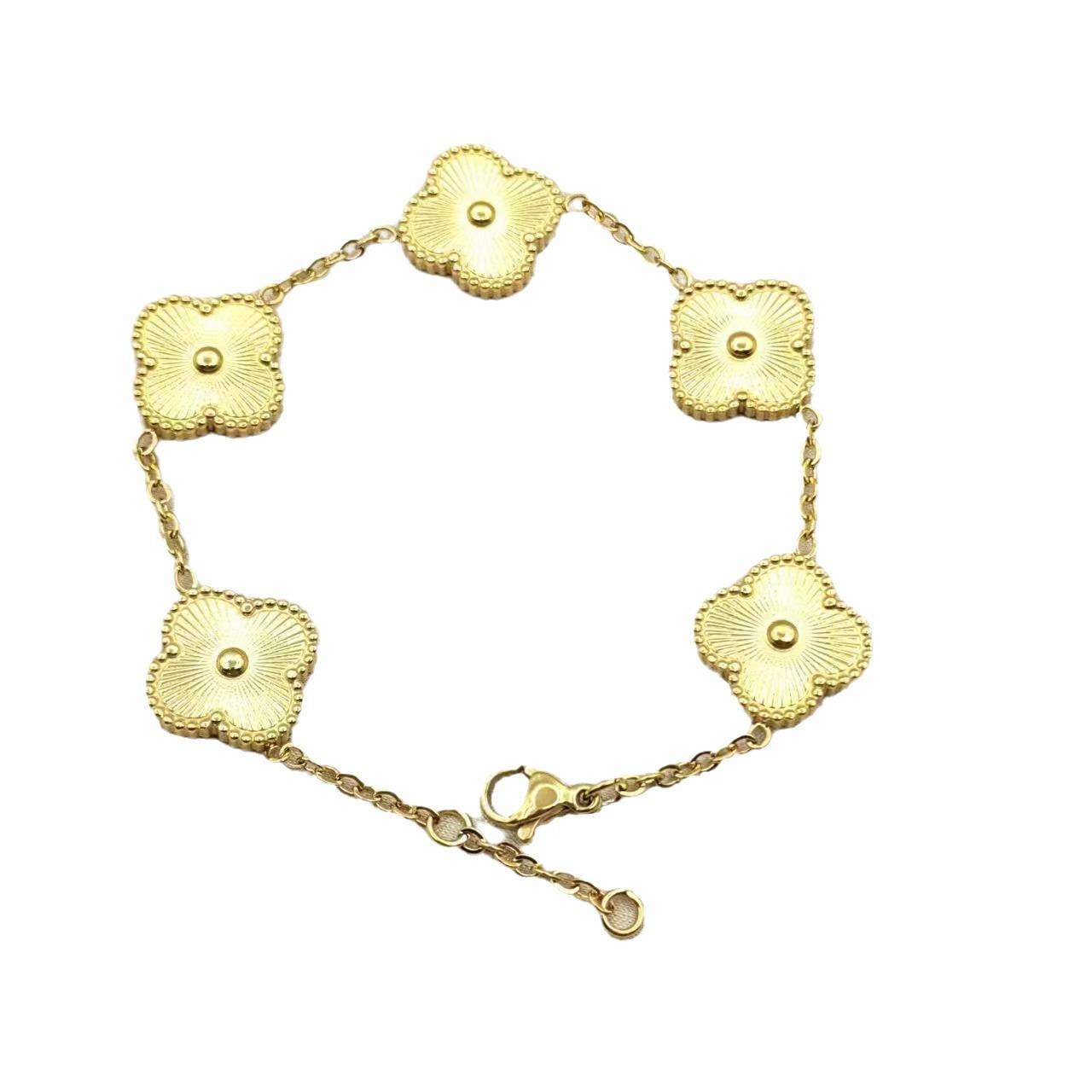 Cross Trend 18K Gold Titanium Steel Four-Leaf Clover Bracelet - Women s Fashion Jewelry золотой