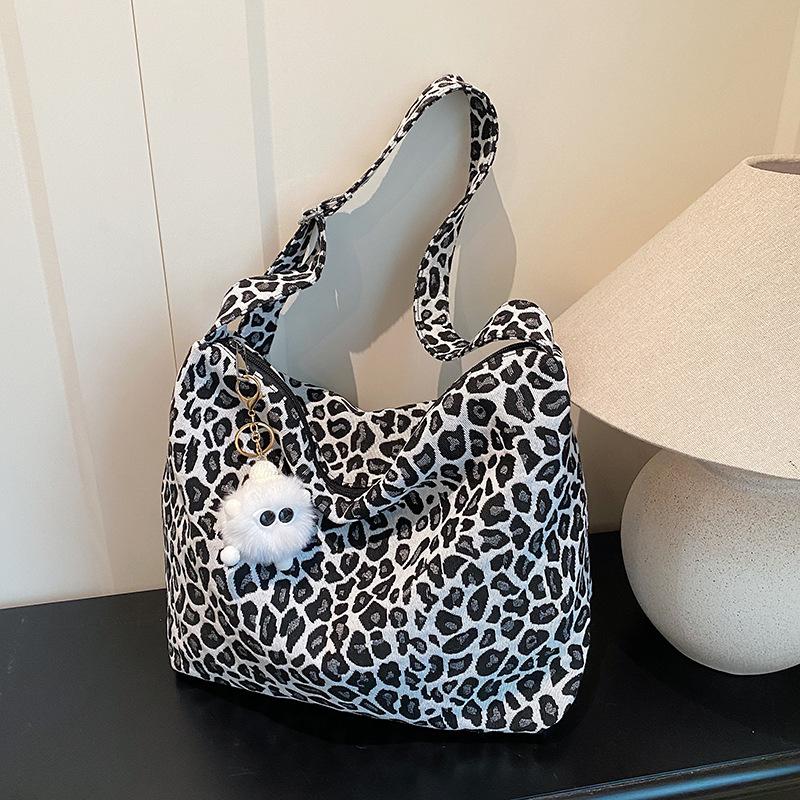 

Crossbody bag niche casual tote bag women large capacity shopping shoulder bag lazy trend Without pendant белый