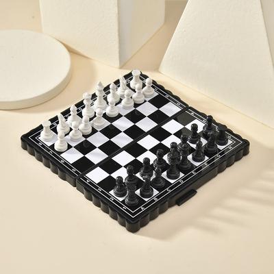 Mini magnetická šachová sada Skládací magnetická plastová šachovnice Stolní hra Přenosná dětská hračka Přenosná venkovní