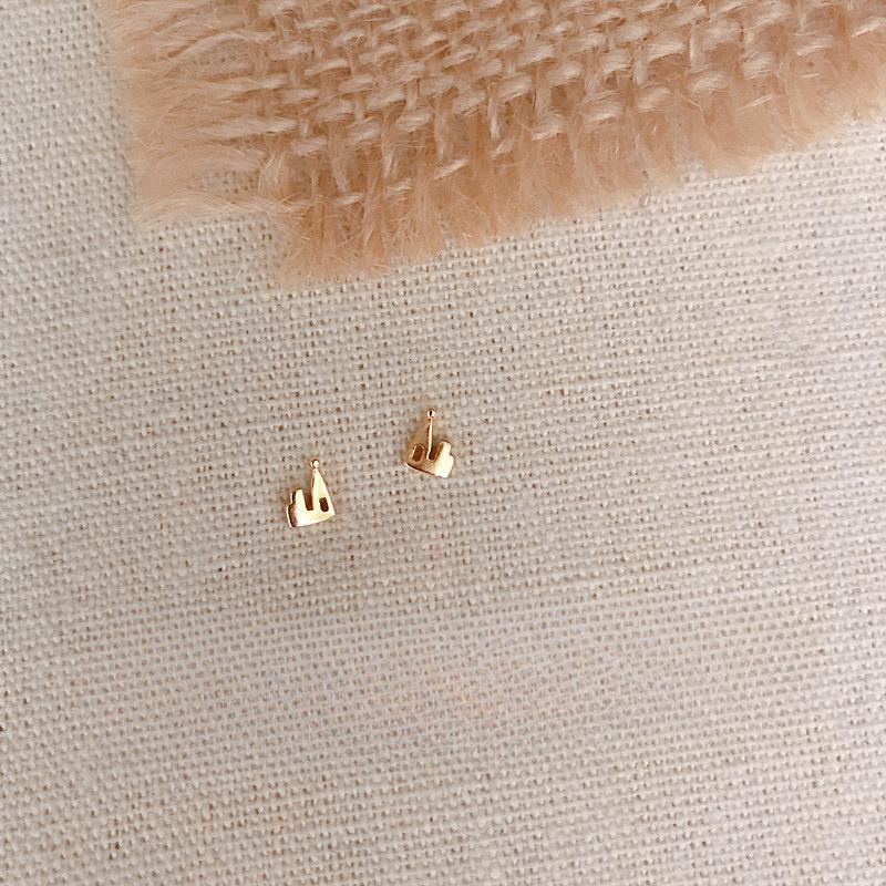 No Need To Pick Earrings When Sleeping, Women's Simple and Small Castle Earrings, Temperament Design Earrings