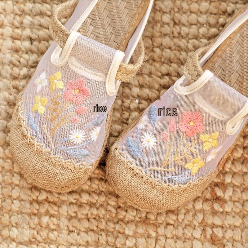 2025 Summer Mesh Women's Shoes: Versatile Ethnic Style with Small Flower Embroidery