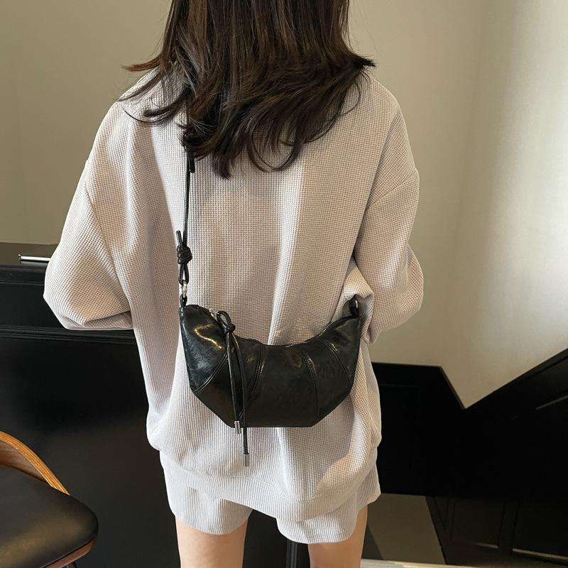 Niche design bag women's 2025 summer new fashion one shoulder crossbody croissant bag high-end underarm dumpling bag
