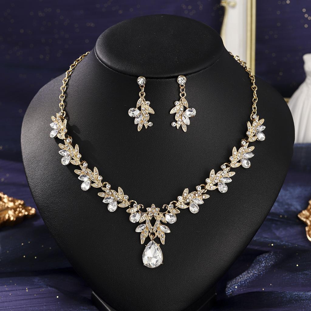 European and American Retro Necklace Earrings Set Bridal Wedding Banquet Dress Accessories Exaggerated Luxury Ruby Two-piece Set 2026
