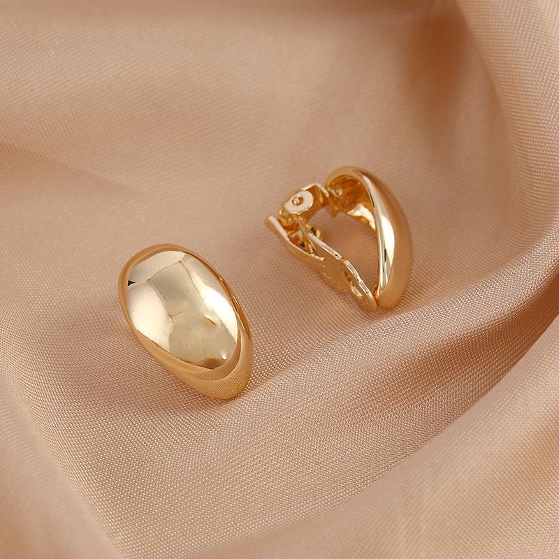 

Metal Gold Color Vintage Oval Glossy Metal Minimalist Clip on Earrings Non Piercing Cute Ear Clips for Women Party Zircon Gifts золотой