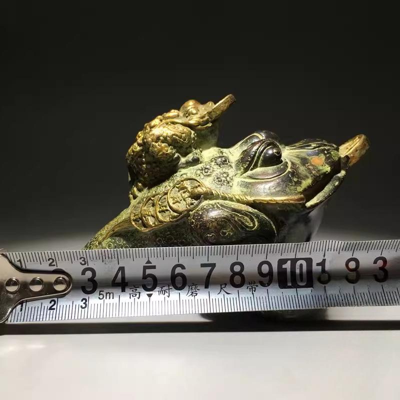 

Китайский Фэншуй Бронзовая Позолоченная Богатство Деньги Монета Жаба Буфо Лягушка Счастливая Статуэтка