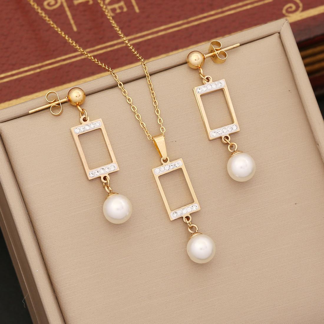 

New Western style jewelry, full diamond heart jewelry set, fashionable stainless steel necklace, elegant trendy neck ornament