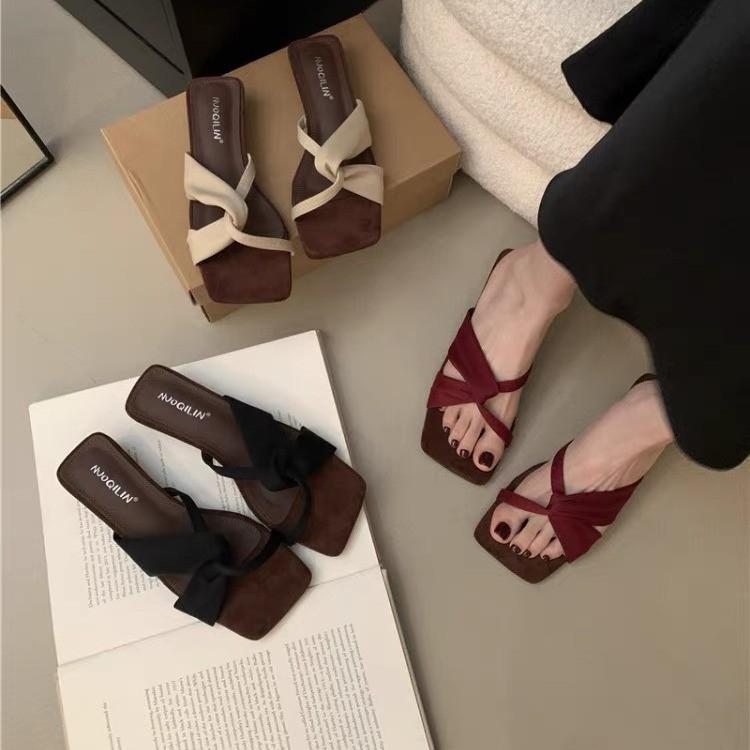 Niche Design Thick Heel Open-toed Slippers Female Summer Wear Retro Pleated with Beach Sandals Fairy Shoes