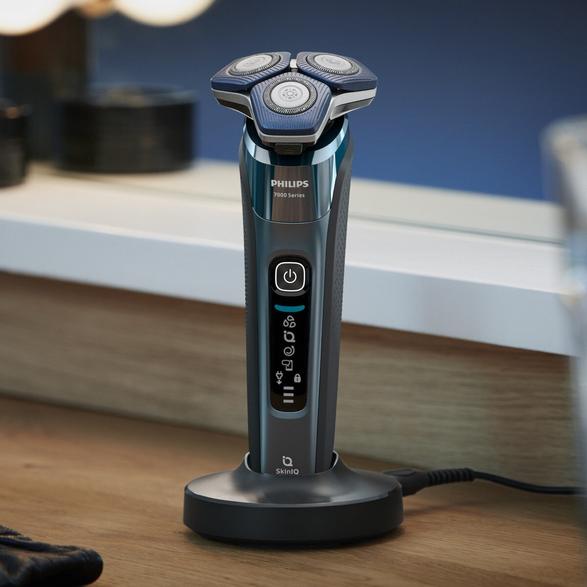Philips Shaver Series 7000 S7882/55 with Phone App