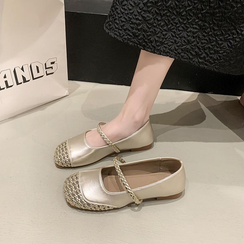 

Retro square head single shoes comfortable 100 2025 French hollow woven thick heel light mouth single shoes Mary Jane shoes sandals 40 шампанского